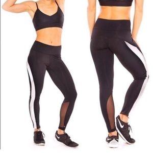 Terez Black Leggings With Silver Racer Metallic Stripe, Mesh Detailing, Sz L NWT